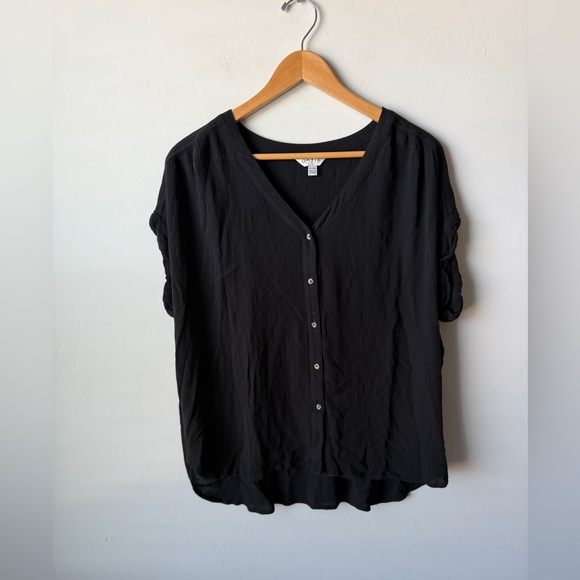 Orvis Tops - Orvis Light weight Black Button-Front V-Neck Blouse Flowy Womens size XL